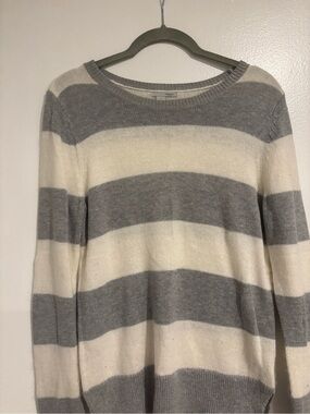 Halogen Wide Striped Crewneck Sweater in Gray and Cream